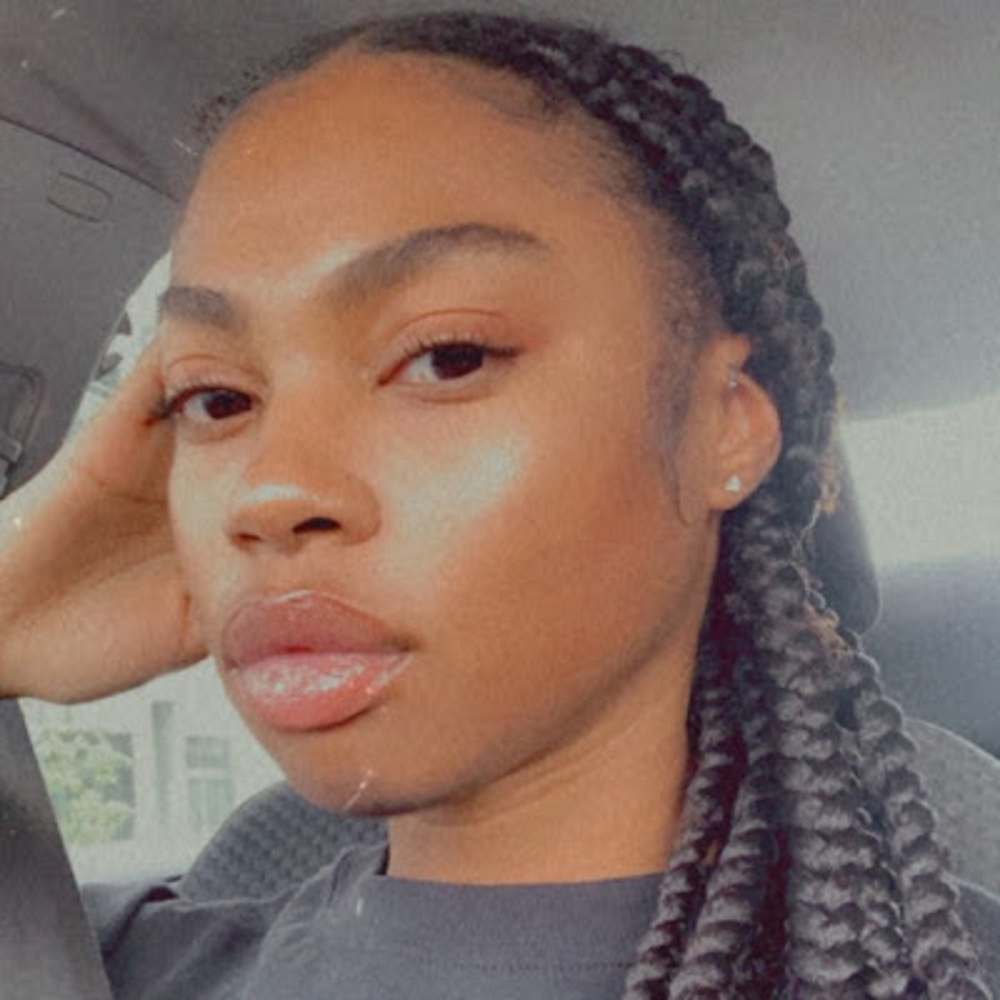 Meet your Posher, Carissa